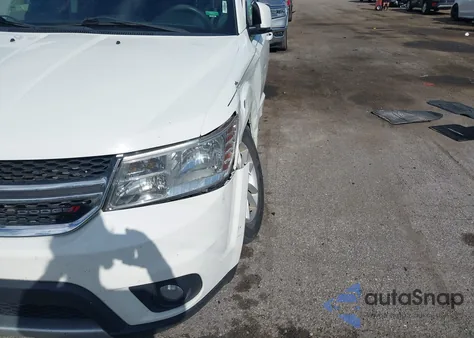 2013 Dodge Journey Sxt z USA, uszkodzony, nr VIN 3C4PDDBG8DT592504